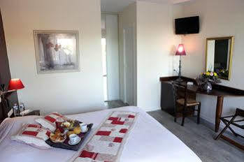 Hotel Logis Les Nympheas